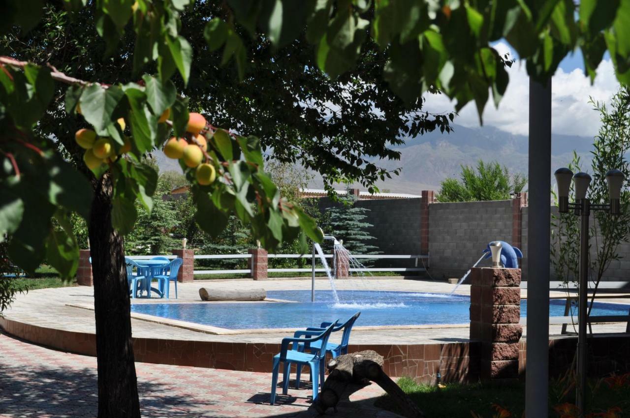Zlata Inn Tamchy Buitenkant foto